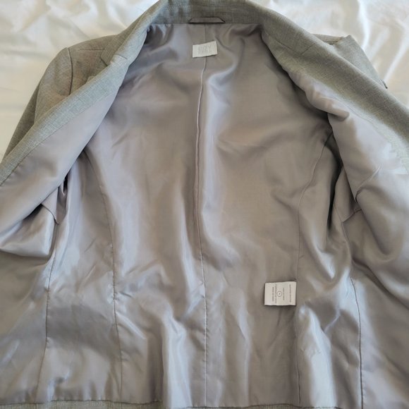 Grey suit sz 0-2 - Picture 4 of 5